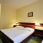 Loever Otel