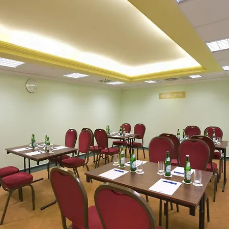 Lövér Szálloda 3*