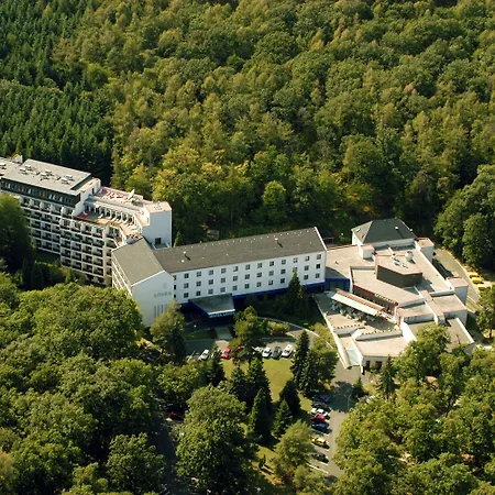 Lövér Hotel 3*
